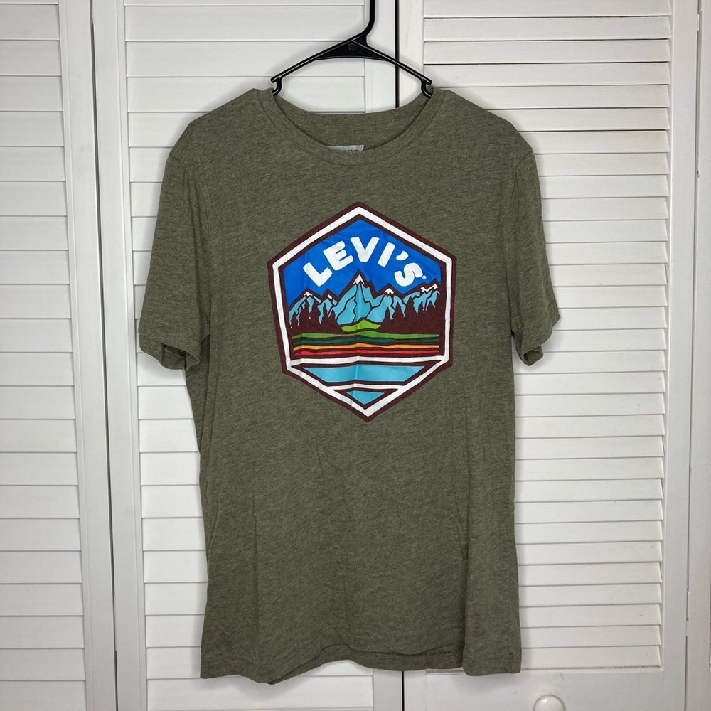 Levi’s green t-shirt - Picture 1 of 3